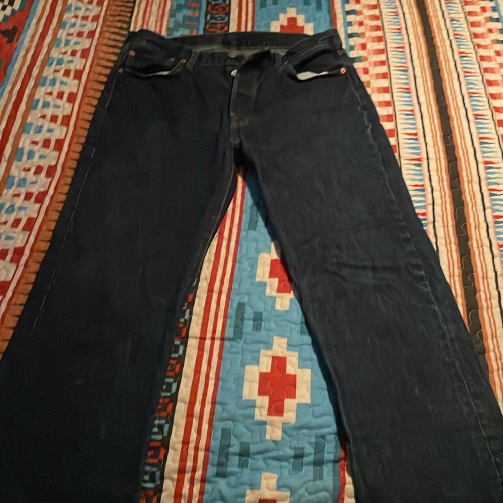 Levi 501s dark wash 34x34